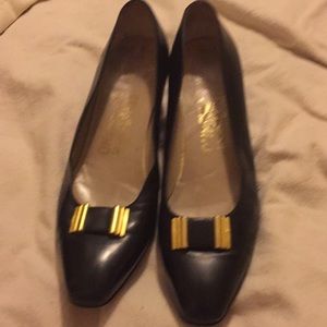 Ferragamo Black leather pumps